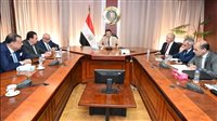 وزير الصناعة يبحث مع اتحاد الصناعات وممثلي غرفة البترول والتعدين تعميق الصناعة المحلية 
