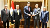 وزير الشباب يبحث التعاون المشترك مع كبري الشركات الصينية للمعدات الرياضية 