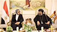 محافظ الوادي الجديد تُتهنئ نيافة الأنبا أرسانيوس وأقباط المحافظة بعيد القيامة المجيد 