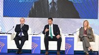 وزير الصناعة يستعرض جهود الوزارة لرفع قدرات الصناعة المحلية لدخول مرحلة التصنيع الذكي والأخضر 