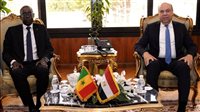 وزير الطيران المدني يستقبل سفير السنغال لبحث آفاق التعاون المشترك 