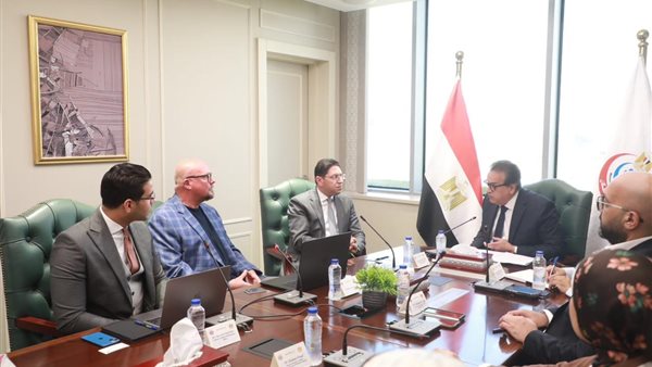 خطوة جديدة لتشجيع الاستثمار الأجنبي.. وزير الصحة يستقبل مستثمرًا أمريكيًا لبناء شراكات دوائية 